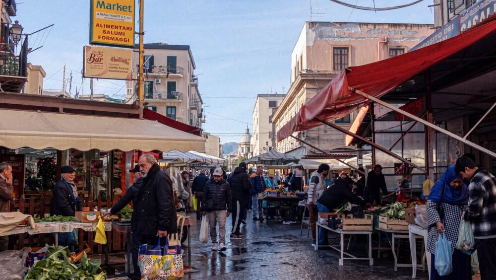 A GUIDE THROUGH PALERMO HISTORIC MARKETS